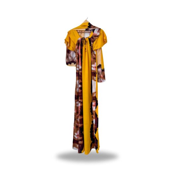 Mouna L : Robe fluide & foulard